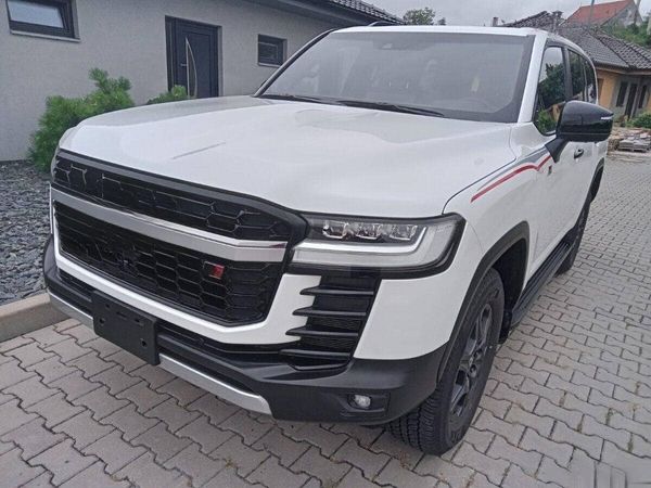 Toyota Land Cruiser 300