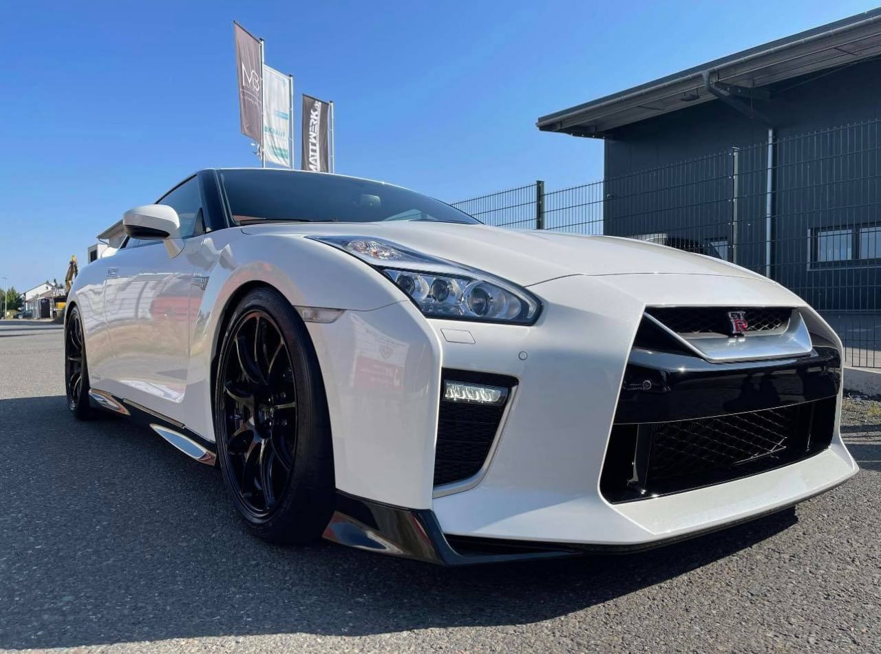 Nissan GT-R