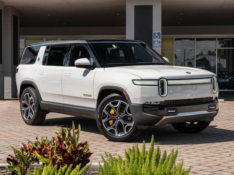 Rivian R1S