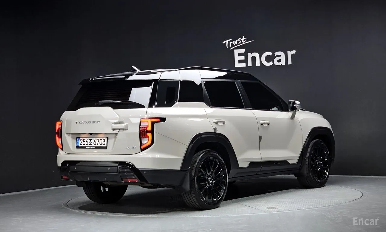 The New SsangYong Torres Gasoline 1.5 4WD Black Edition