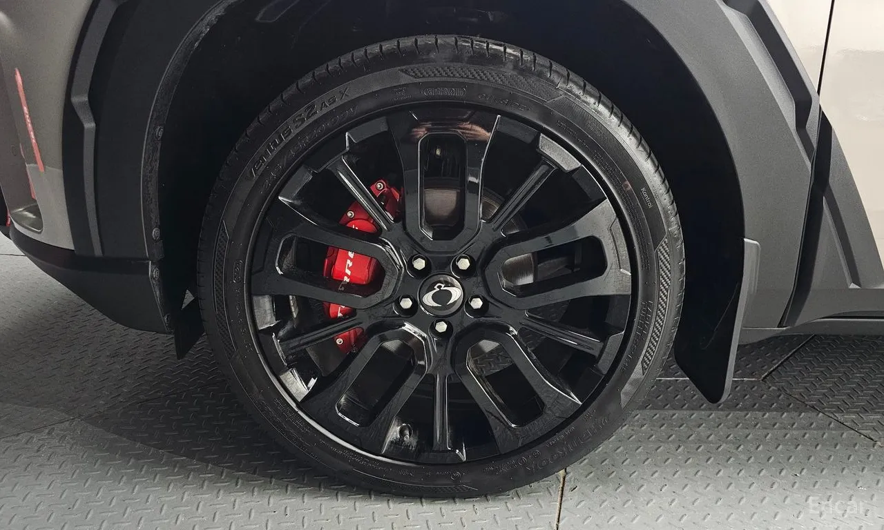 The New SsangYong Torres Gasoline 1.5 4WD Black Edition
