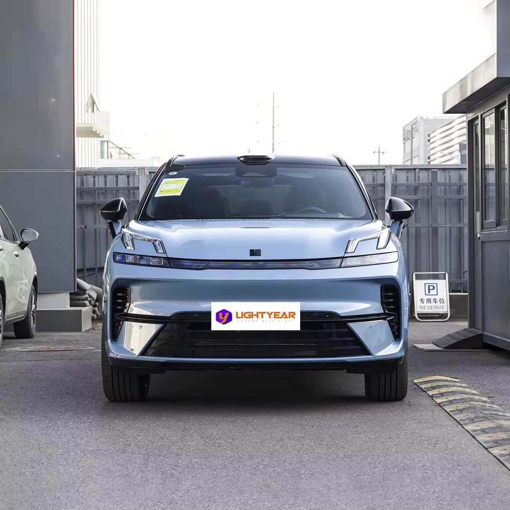 Lynk & Co 08