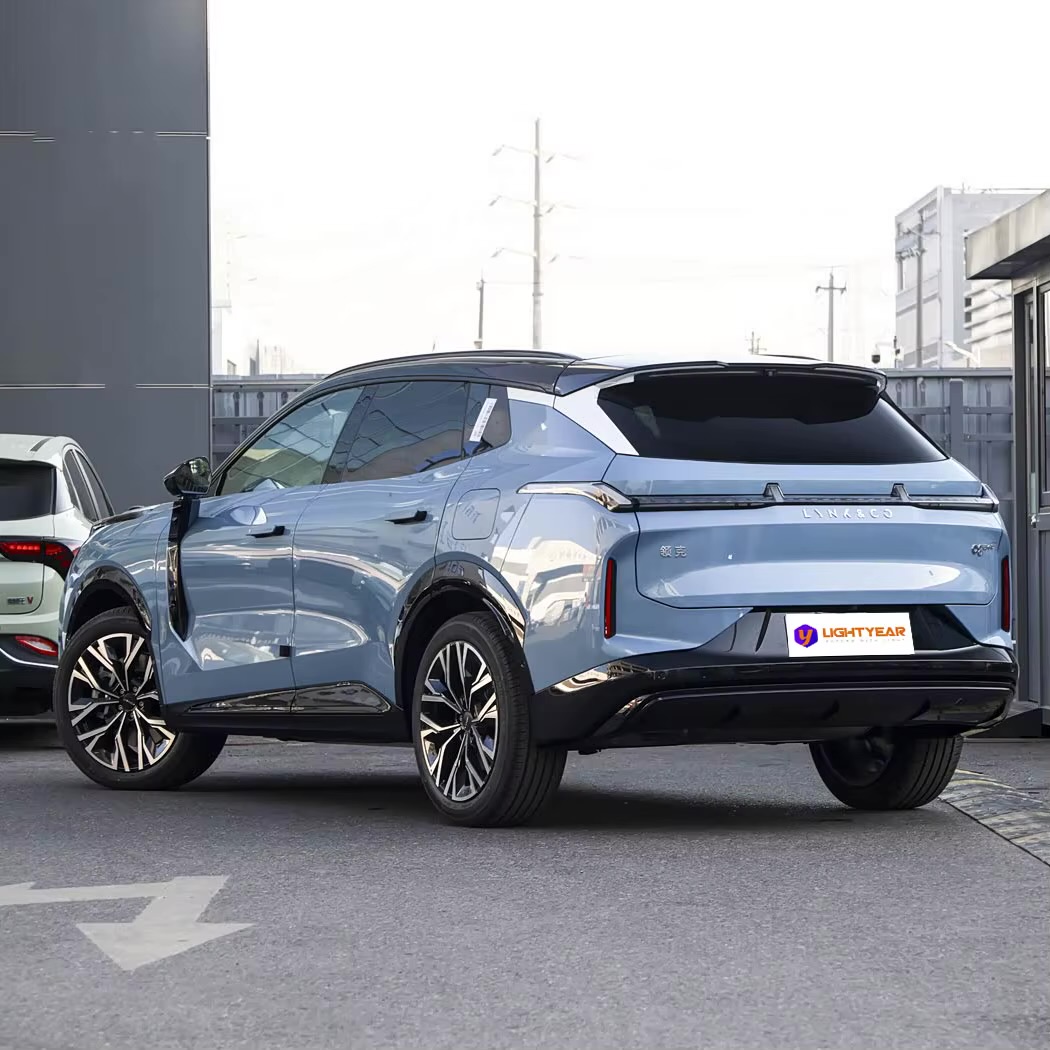 Lynk & Co 08