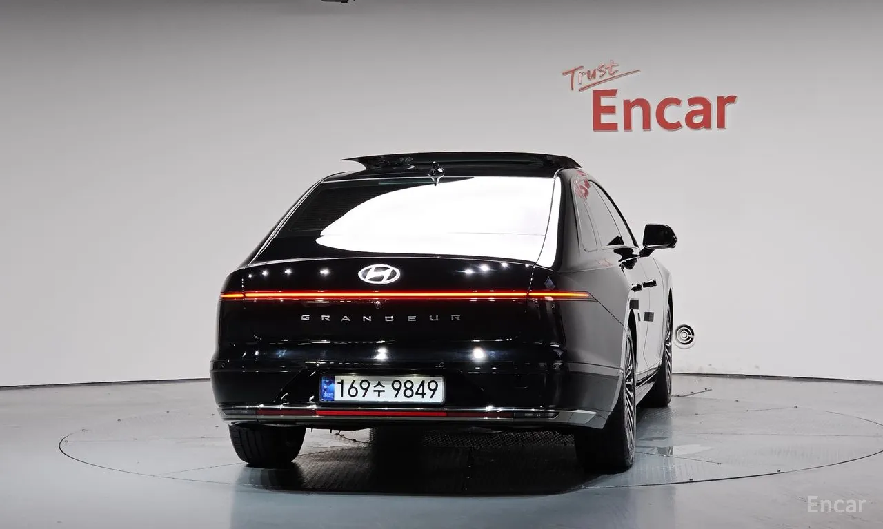 Hyundai Grandeur Hybrid (GN7) Calligraphy