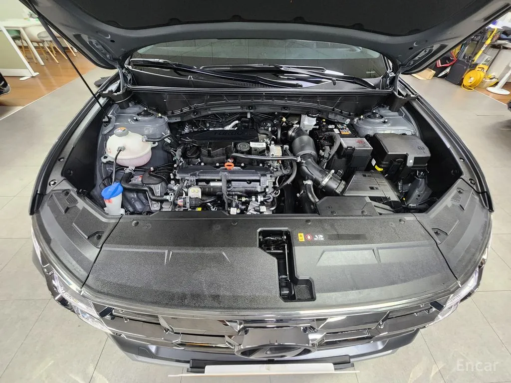 The New Hyundai Tucson (NX4) Gasoline 1.6 Turbo 4WD Modern