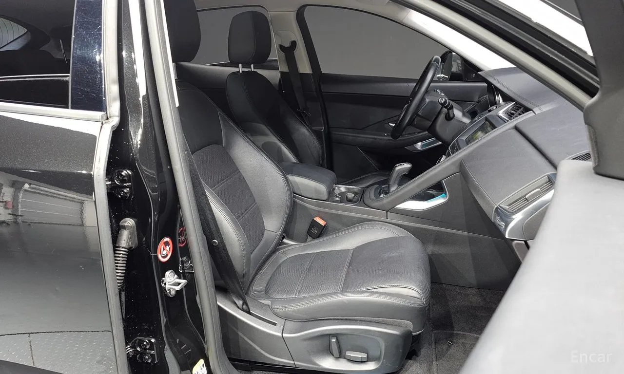 Jaguar E-PACE D180 S