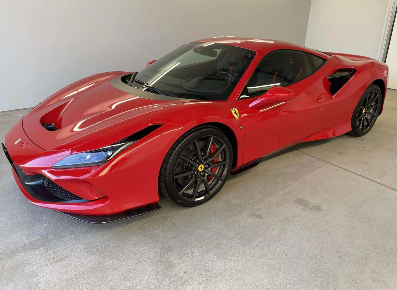 Ferrari F8 